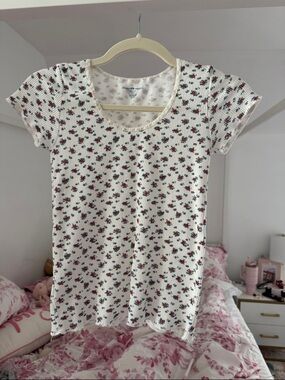 Brandy Melville Waffle Floral Lace Shirt